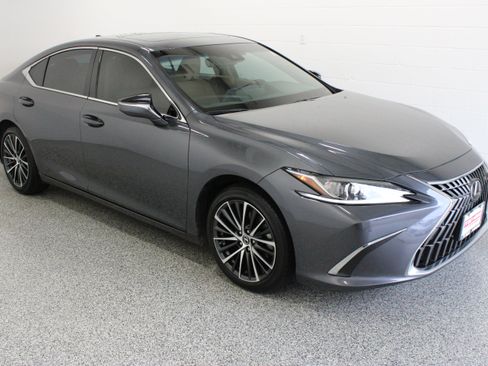 Used 2022 Lexus ES 350 w/ Premium Package FWD image 4