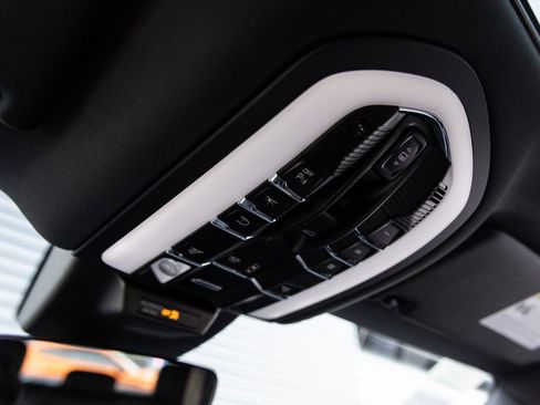 New 2026 Porsche Macan image 20