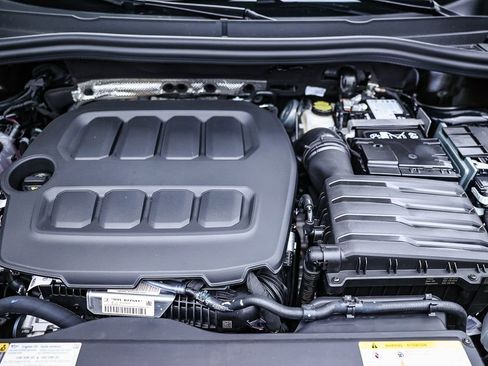 New 2026 Volkswagen Tiguan SE image 21