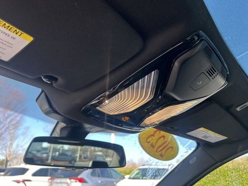 Used 2023 BMW 540i xDrive w/ Premium Package image 25