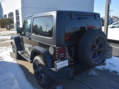 Used 2018 Jeep Wrangler Sahara w/ Connectivity Group image 6