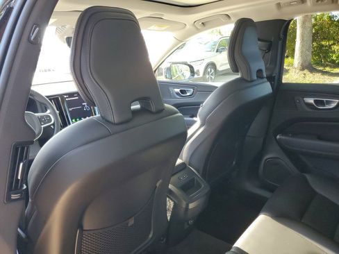 Certified 2025 Volvo XC60 B5 Core AWD/4WD image 12