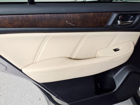 Used 2018 Subaru Outback 3.6R Limited image 11