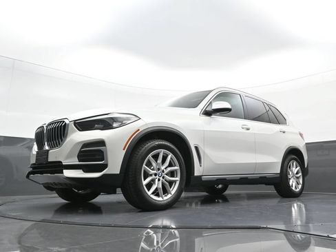 Used 2022 BMW X5 xDrive40i w/ Premium Package AWD/4WD image 23