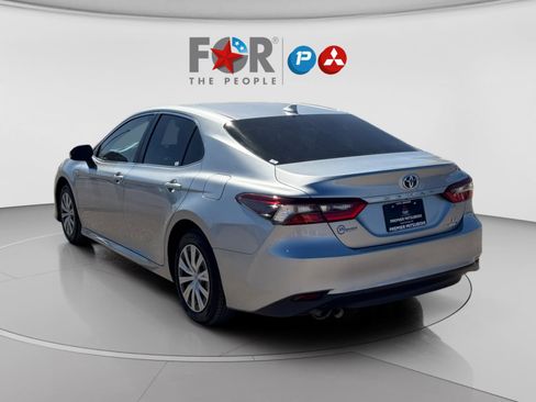 Used 2023 Toyota Camry LE image 3