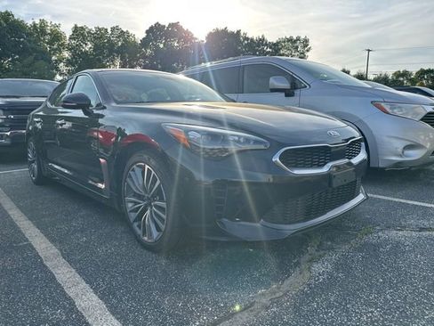 Used 2018 Kia Stinger Premium AWD/4WD image 1