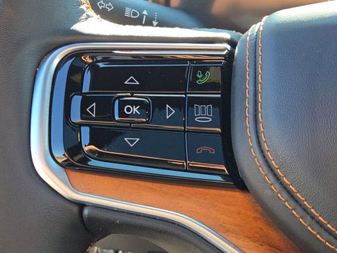 Certified 2024 Jeep Grand Wagoneer L Series III image 32