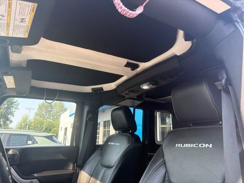 Used 2016 Jeep Wrangler Unlimited Rubicon AWD/4WD image 17