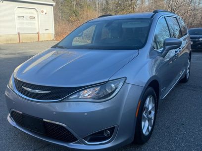 Used 2017 Chrysler Pacifica Touring-L w/ Tire & Wheel Group