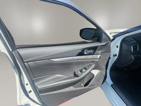 Used 2023 Nissan Maxima SV w/ Floor Mat Group FWD image 11