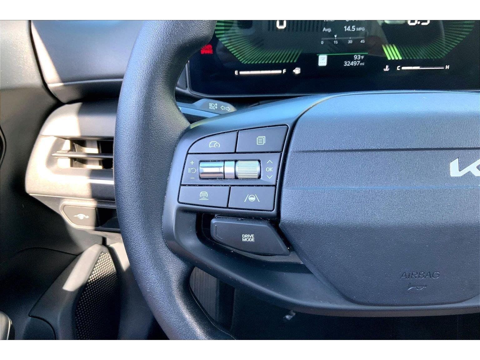 Used 2025 Kia K4 FWD image 16