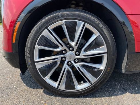 Certified 2024 Cadillac Lyriq Luxury AWD/4WD image 25