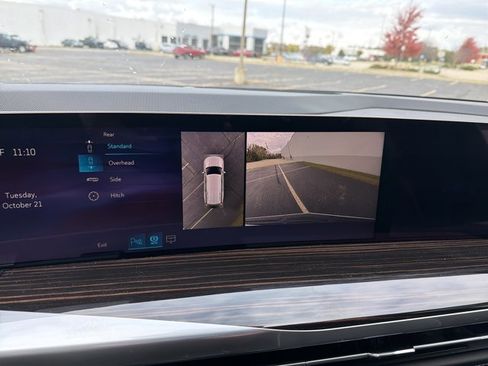 New 2026 Cadillac Escalade Luxury image 18