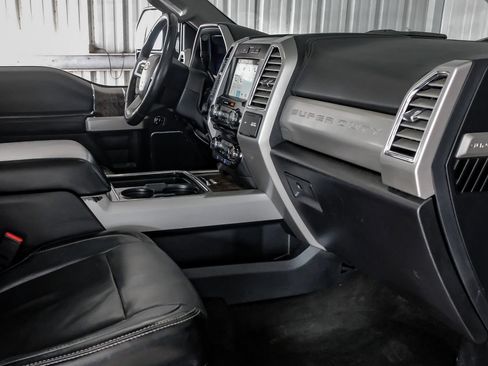 Used 2017 Ford F250 Lariat w/ Lariat Ultimate Package AWD/4WD image 12