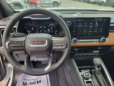 New 2026 GMC Canyon AT4 w/ Technology Plus Package AWD/4WD image 17