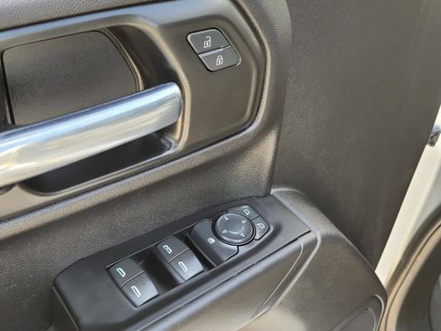 Used 2022 Chevrolet Silverado 1500 Custom w/ LPO, Dark Essentials Package RWD image 20