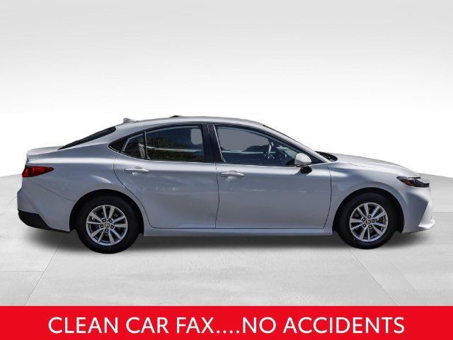 Used 2025 Toyota Camry LE FWD image 5