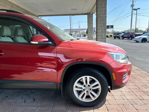 Used 2016 Volkswagen Tiguan S image 12