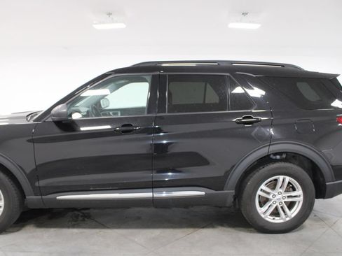 Used 2023 Ford Explorer XLT w/ Equipment Group 202A AWD/4WD image 6