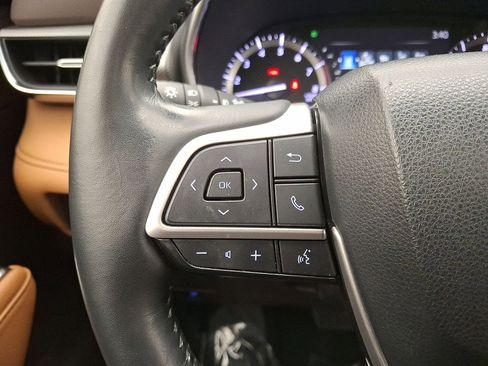 Used 2022 Toyota Highlander Platinum image 17