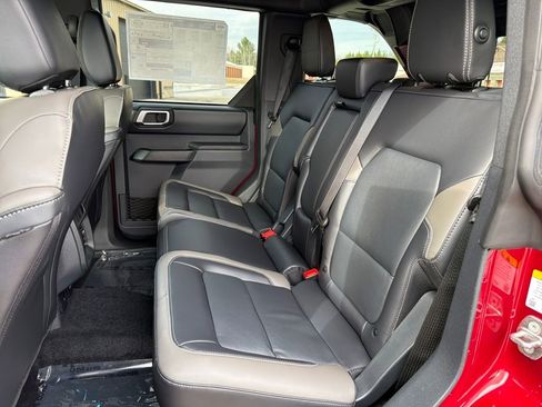 New 2026 Ford Bronco Outer Banks w/ Sasquatch Package image 13