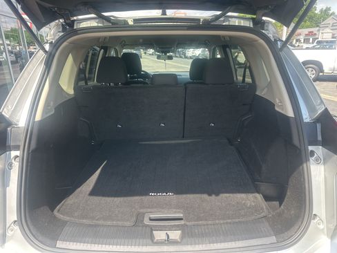 Used 2024 Nissan Rogue S AWD/4WD image 15