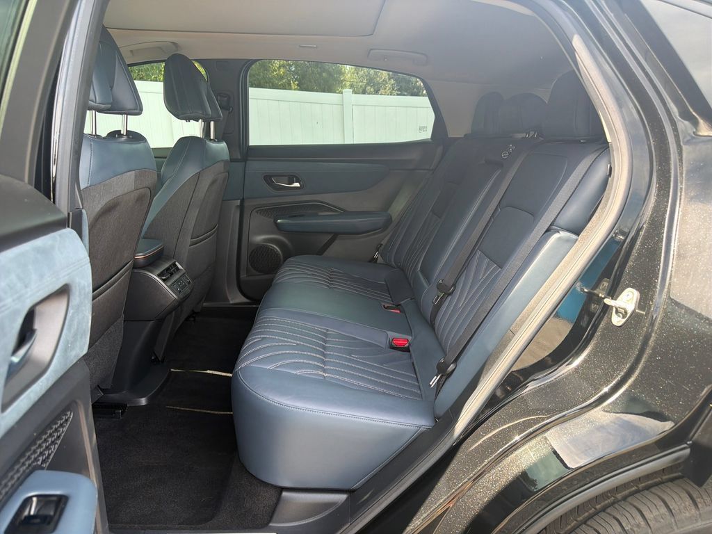 Used 2024 Nissan Ariya AWD image 28