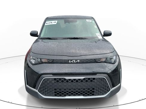 Certified 2025 Kia Soul LX w/ LX Technology Package FWD image 2