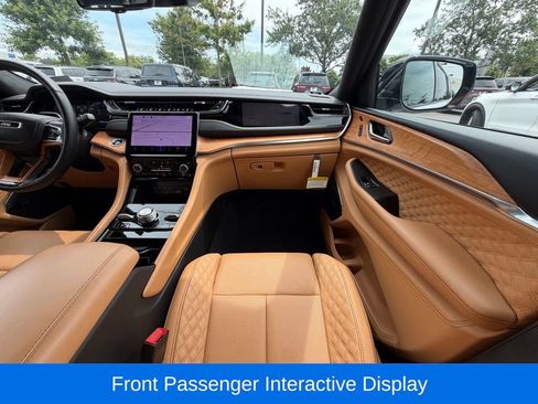Certified 2025 Jeep Grand Cherokee L Summit AWD/4WD image 21