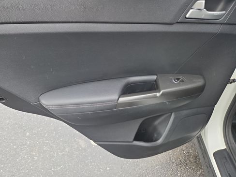 Used 2018 Kia Sportage LX AWD/4WD image 22