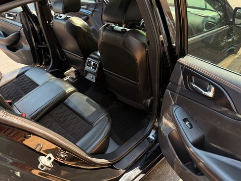 Used 2019 Nissan Maxima SR w/ Premium Package FWD image 13