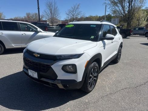 Certified 2023 Chevrolet TrailBlazer ACTIV w/ Convenience Package AWD/4WD image 1