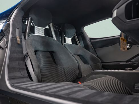 Used 2019 Ford GT RWD image 16