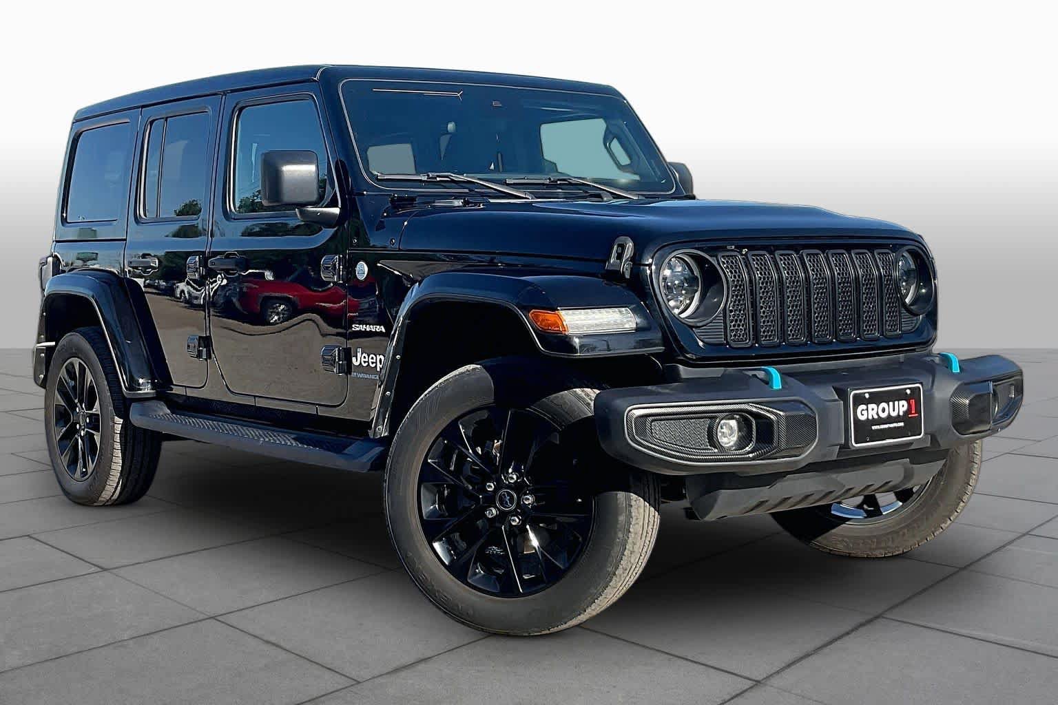 Used 2024 Jeep Wrangler Unlimited Sahara AWD/4WD image 3
