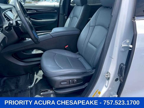 Used 2023 Buick Enclave Essence FWD image 9
