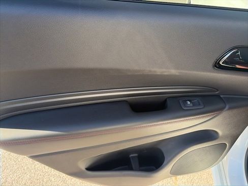 Used 2025 Dodge Durango GT image 12