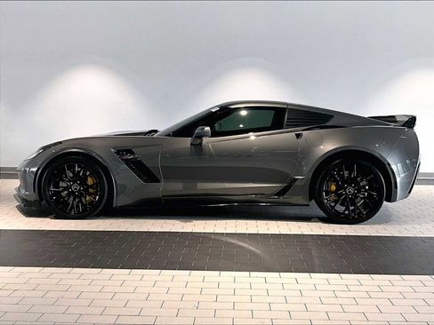 Used 2015 Chevrolet Corvette Z06 w/ 2LZ Preferred Equipment Group image 2