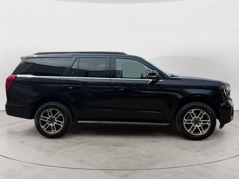 Certified 2025 Ford Expedition Active AWD/4WD image 4
