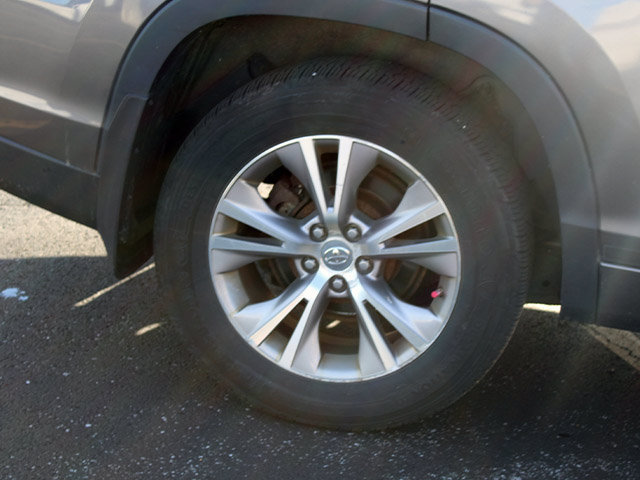 Used 2015 Toyota Highlander Plus AWD/4WD image 8