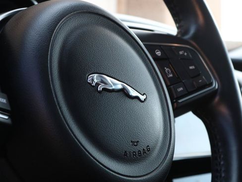Used 2017 Jaguar XE Premium AWD/4WD image 20