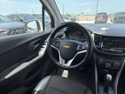 Used 2019 Chevrolet Trax LT w/ LT Convenience Package FWD image 26