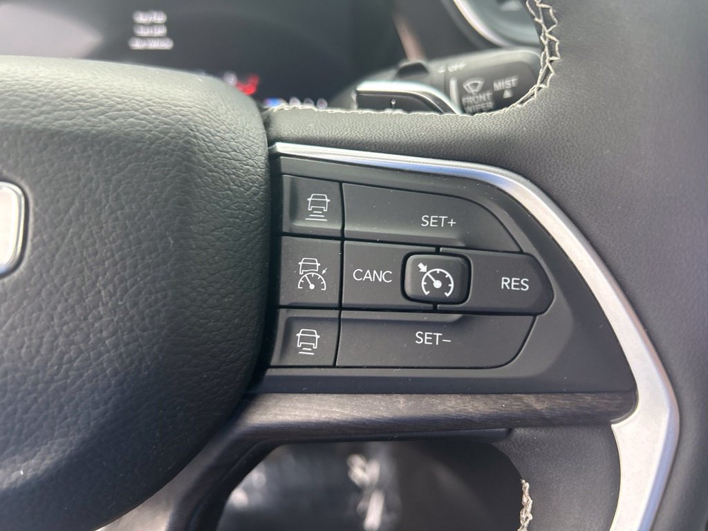 Certified 2023 Jeep Grand Cherokee L Limited w/ Luxury Tech Group II AWD/4WD image 46