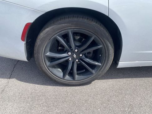 Used 2018 Dodge Charger SXT Plus w/ Blacktop Package image 5