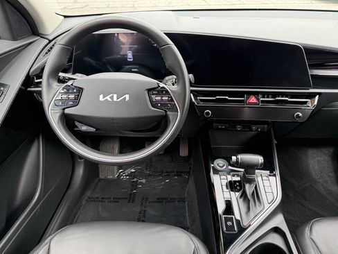 Used 2024 Kia Niro EX FWD image 24