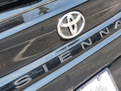 New 2026 Toyota Sienna XLE image 9