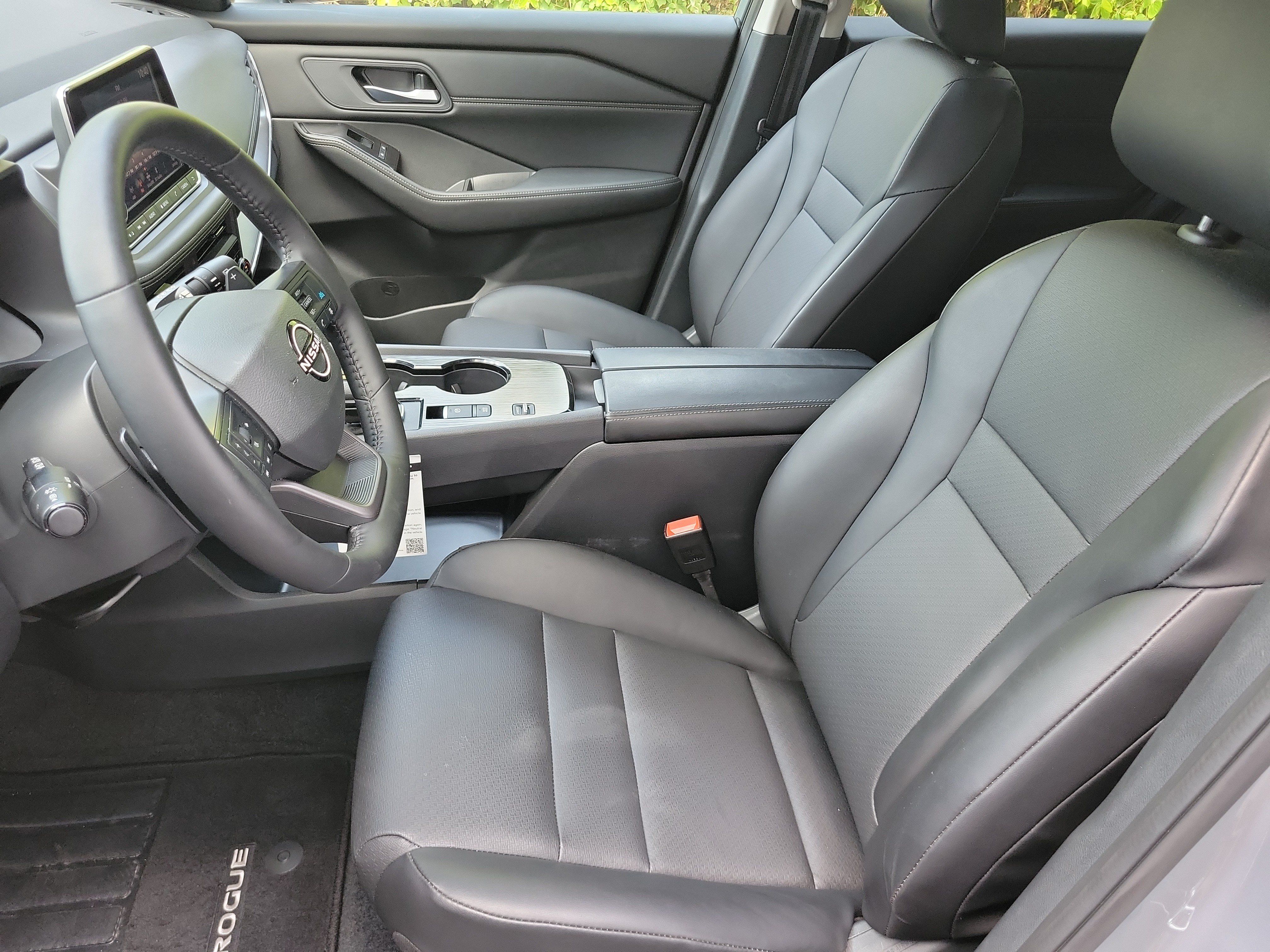 Used 2026 Nissan Rogue Dark Armor FWD image 9