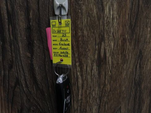 Used 2023 Buick Enclave Avenir w/ Avenir Technology Package image 38