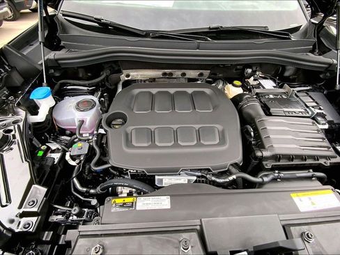 New 2026 Volkswagen Tiguan SE R-Line image 12