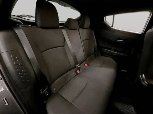 Used 2019 Toyota C-HR XLE FWD image 26