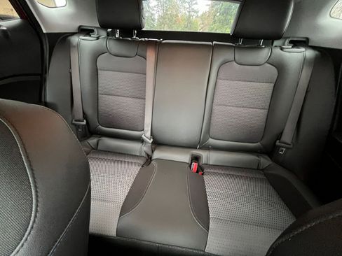 Used 2025 Chevrolet Trax LT image 38